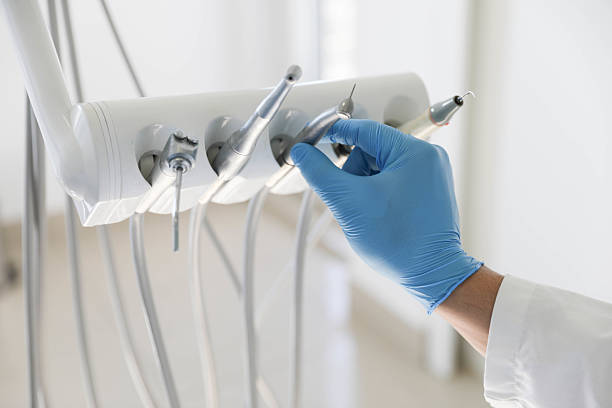 Professional Tooth Extraction technician working in San Fernando, CA
